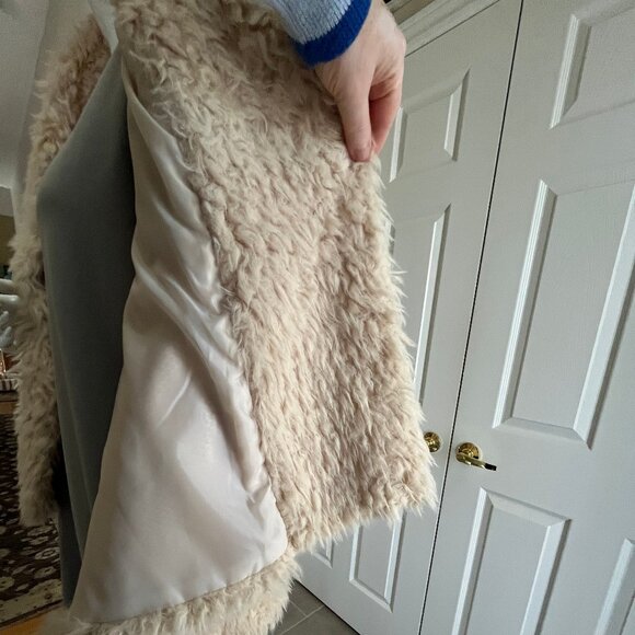 Faux Fur Fun Vest - Light tan - Picture 7 of 13